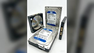 ST4000DM004 4 TB 3,5-calowy dysk twardy SATA 6 Gb/s, 5400 obr./min, 256 MB pamięci podręcznej, wewnętrzny dysk twardy D do komputerów stacjonarnych i domowych