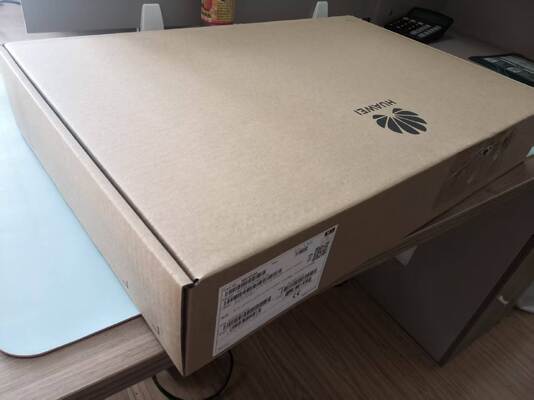 Huawei S5735-L Switch z 12 x 10/100/1000Base-T Portami 4 x GE SFP Portami i PoE+ dla sieci przedsiębiorstw
