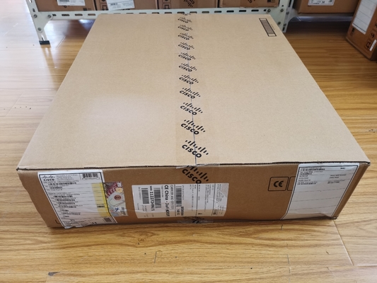 Cisco Catalyst C9500-16X-E 16-port 10G Switch z licencją NW Essentials