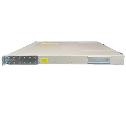 Przełącznik Cisco Nexus 9200 z 36 portami 100G QSFP28 z pamięcią 16GB