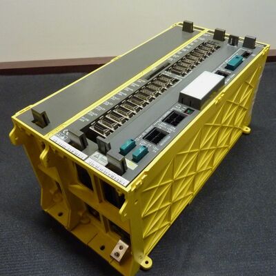 Panel operatorski FANUC z 3-osiowym sterowaniem, wytrzymała konstrukcja i stopień ochrony IP54 dla robotów przemysłowych