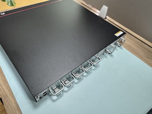 Przełącznik centrum danych CE8875-24BQ8DQ-B, 24x200GE QSFP56, 8x400GE QSFP-DD, 16Tbps, 2400Mpps, zarządzany