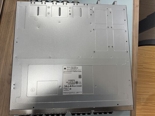 Przełącznik centrum danych CE8875-24BQ8DQ-B, 24x200GE QSFP56, 8x400GE QSFP-DD, 16Tbps, 2400Mpps, zarządzany