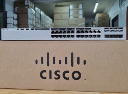 Nowy C9200L-24P-4G-A 24-port Gigabit PoE+ Managed Switch, 4×1G SFP Uplink, Network Advantage, 600W PoE Budget