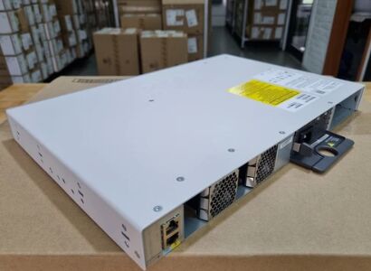 Nowy C9200L-24P-4G-A 24-port Gigabit PoE+ Managed Switch, 4×1G SFP Uplink, Network Advantage, 600W PoE Budget