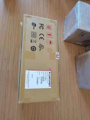 Fortinet FortiGate NGFW średniej serii FG-200F FG-200F - tylko urządzenie