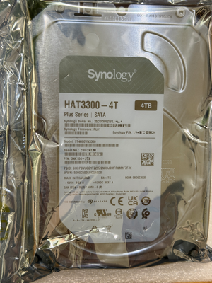 Wewnętrzny dysk twardy 3,5" SATA III NAS firmy Synology Plus HAT3300-4T 4 TB